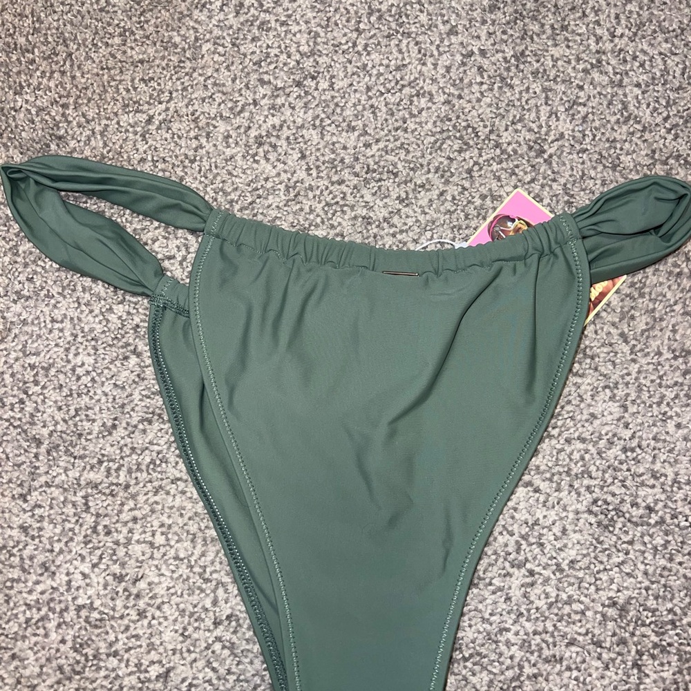 Strawberry Milk Mob Green Underwire Bikini - Picture 4 of 4